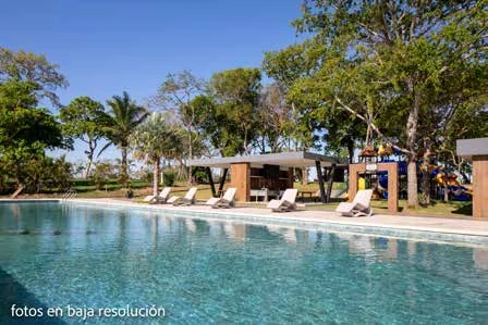 Área social del Village Country Club